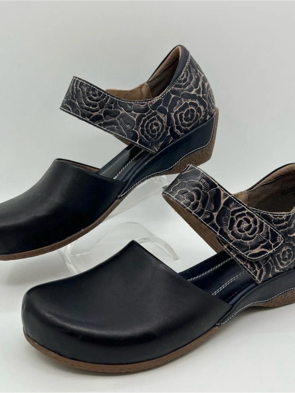 NEW NEVER WORN SPRINGSTEP L’ARTISTE SZ 36  women’s 6  Black w Taupe orig $130